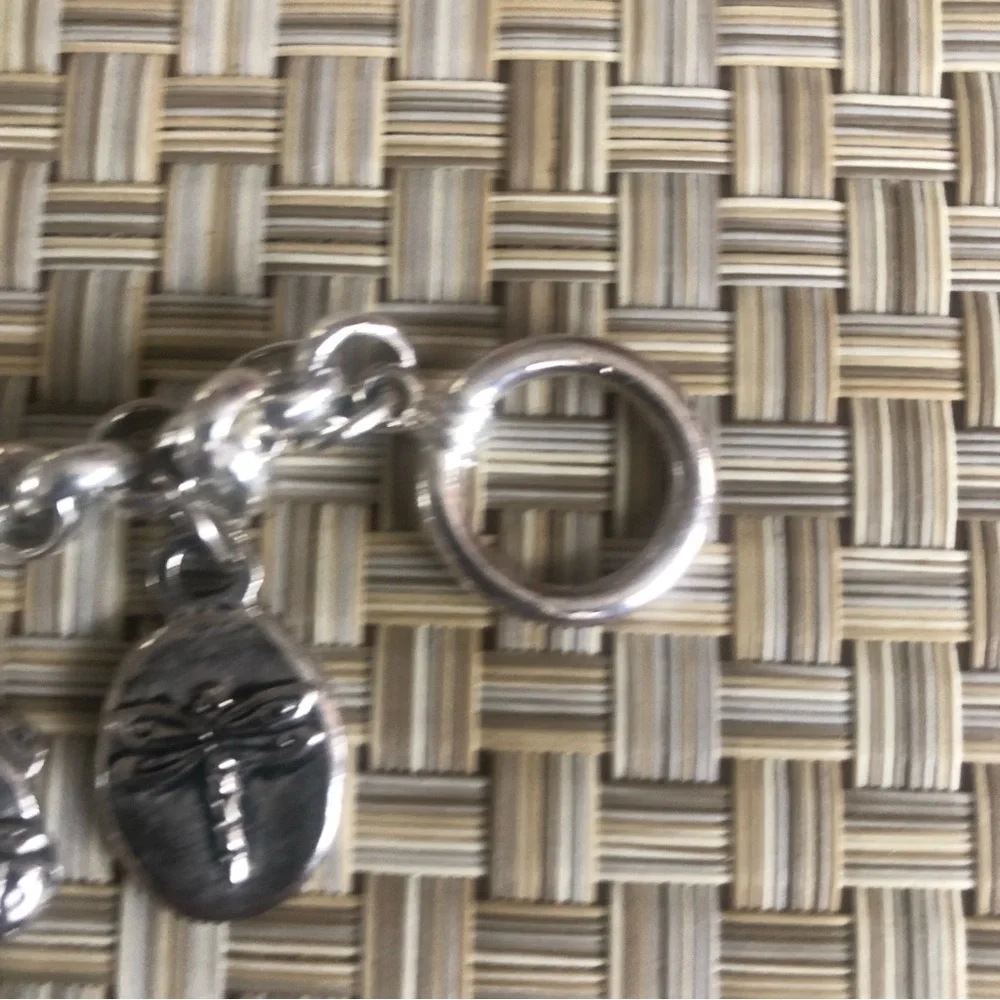 Cute Little Charm Bracelet with 7 charms including flowers , ladybug, butterfly - Picture 7 of 7